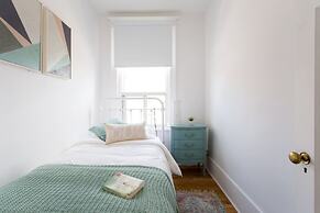 Urban Gem in Le Plateau