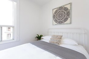 Urban Gem in Le Plateau