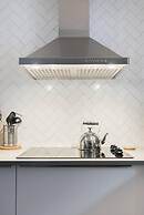 Commodious Condominium in Tranquil Lakeside Setting