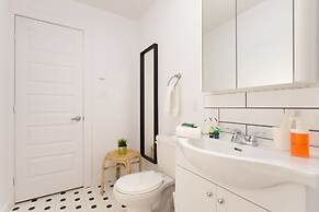 Charming Montreal 3 bdr Apartment Next to Subway