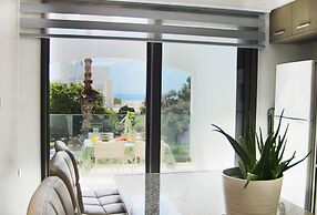 Phaedrus Living: Seaside Luxury Flat Natalia 102