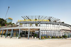 Heaven Gate Hotel O Quy Ho