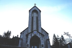 Heaven Gate Hotel O Quy Ho