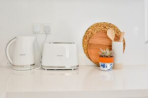 Phaedrus Living: Seaside Luxury Flat Lighthouse 67