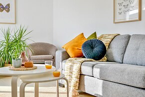 Phaedrus Living: Seaside Luxury Flat Lighthouse 67