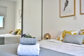 Phaedrus Living: Seaside Luxury Flat Lighthouse 67