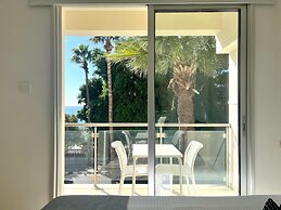 Constantinos Seaview Residence