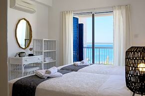 Phaedrus Living: Seaside Luxury Villa Anafi