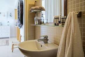 Phaedrus Living: Seaside Luxury Villa Anafi