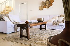 Phaedrus Living: Seaside Luxury Villa Anafi