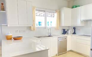 Phaedrus Living: Seaside Luxury Villa Anafi