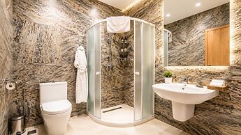 Shirvanshah Hotel