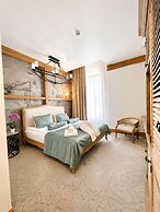 Shirvanshah Hotel