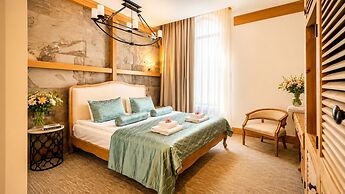 Shirvanshah Hotel