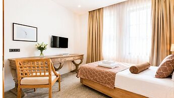 Shirvanshah Hotel