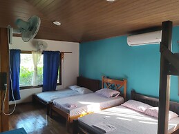Hostel Marisol Playa Samara