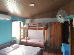 Hostel Marisol Playa Samara