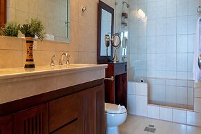Ocean View Luxury Condo at Flamingo Towers