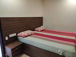 Aarju Luxurious Wave