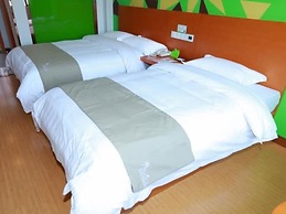 Vatica Qingdao Licang Xiazhuang Hexie Plaza Hotel