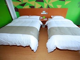 Vatica Qingdao Licang Xiazhuang Hexie Plaza Hotel