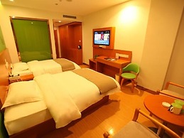 Vatica Qingdao Licang Xiazhuang Hexie Plaza Hotel