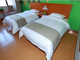 Vatica Qingdao Licang Xiazhuang Hexie Plaza Hotel