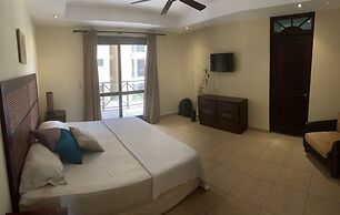 Beachfront Jaco Condos - Fully Equipped - 6 Pax