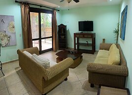 Beachfront Jaco Condos - Fully Equipped - 6 Pax