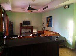 Beachfront Jaco Condos - Fully Equipped - 6 Pax