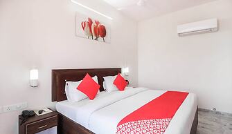 OYO 35787 Hotel Lotus