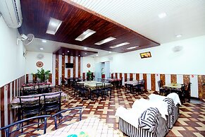 SPOT ON 42785 Mr Shawarma Family Restaurant & Hotel