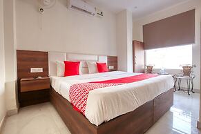 OYO 42743 Hotel Midway