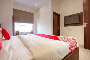 OYO 42743 Hotel Midway