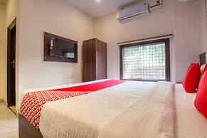 OYO 42743 Hotel Midway