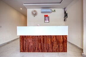 OYO 42743 Hotel Midway