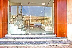 OYO 42743 Hotel Midway