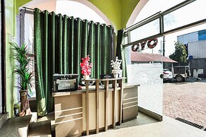 OYO 30366 German Cafe