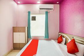 OYO 30366 German Cafe