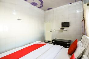 OYO 30366 German Cafe