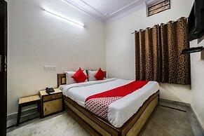 OYO 30231 Hotel Anshu