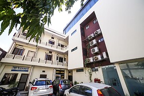 OYO 30231 Hotel Anshu