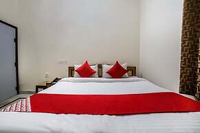 OYO 30231 Hotel Anshu