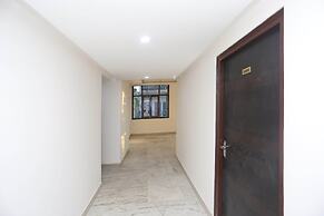 OYO Flagship 18533 Tulip Inn