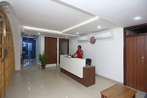 OYO Flagship 18533 Tulip Inn