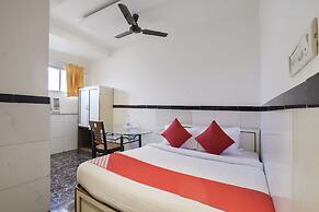OYO 24337 Akshaya Lodging