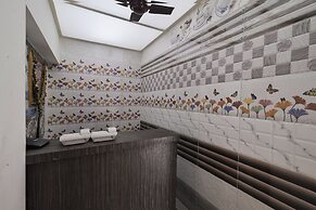OYO 24337 Akshaya Lodging