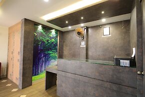 OYO 28093 Royal Sand