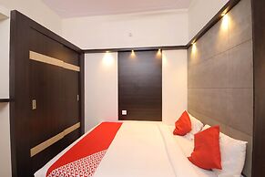 OYO 28093 Royal Sand