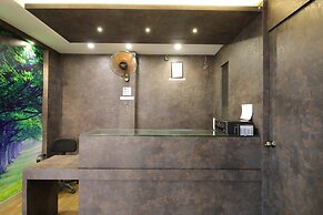 OYO 28093 Royal Sand